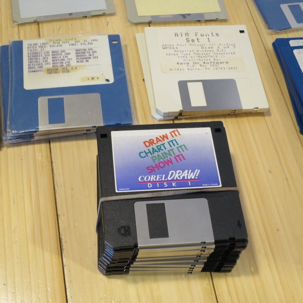 Untested Lot of PC Computer Software 3.5 in. Floppy Disks in Banx Storage Caddy - Picture 12 of 16